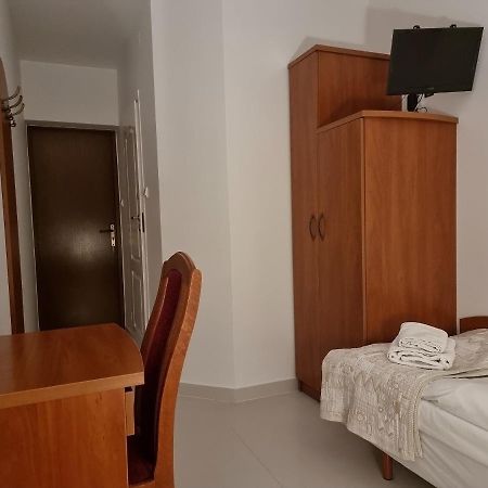 Hotel Jola Września エクステリア 写真