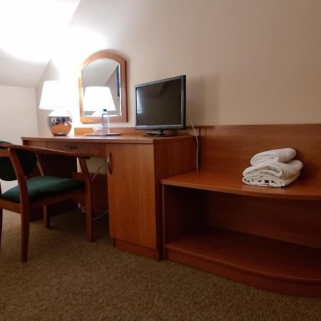 Hotel Jola Września エクステリア 写真