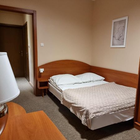 Hotel Jola Września エクステリア 写真
