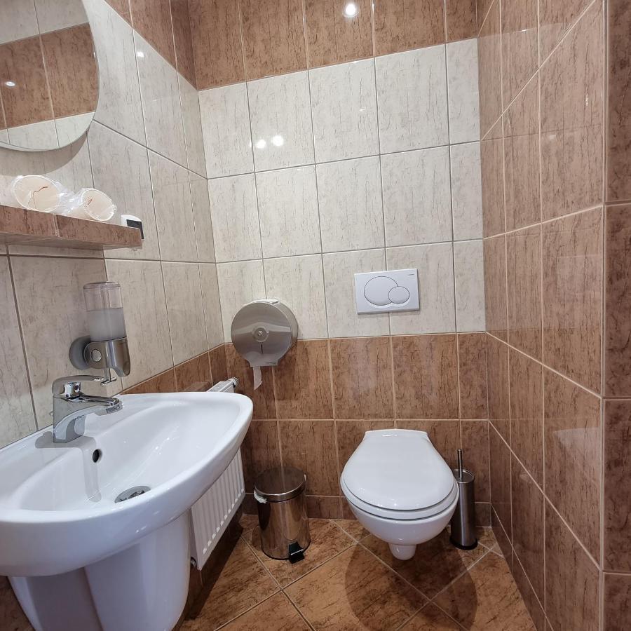 Hotel Jola Września エクステリア 写真