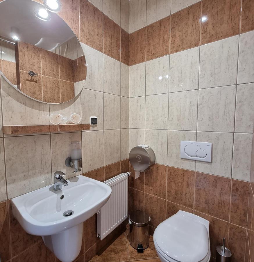 Hotel Jola Września エクステリア 写真