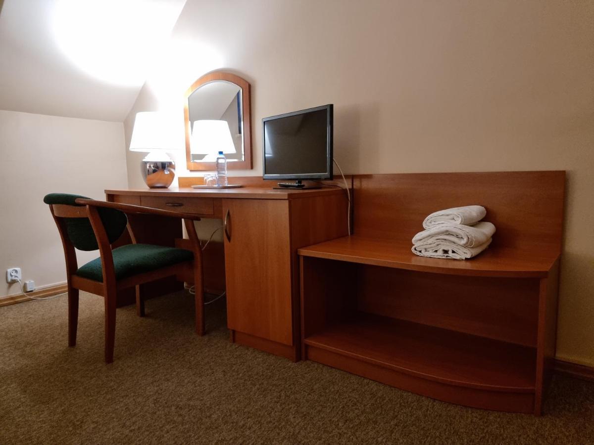 Hotel Jola Września エクステリア 写真