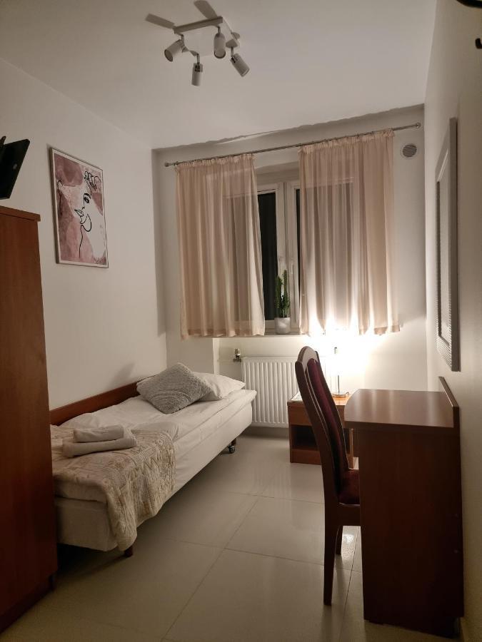 Hotel Jola Września エクステリア 写真