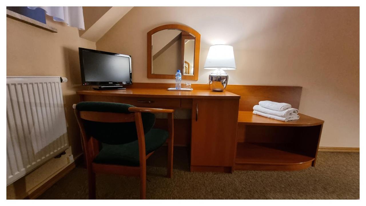 Hotel Jola Września エクステリア 写真