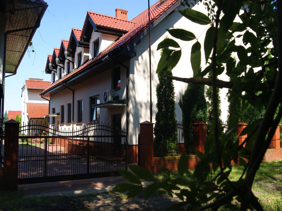 Hotel Jola Września エクステリア 写真