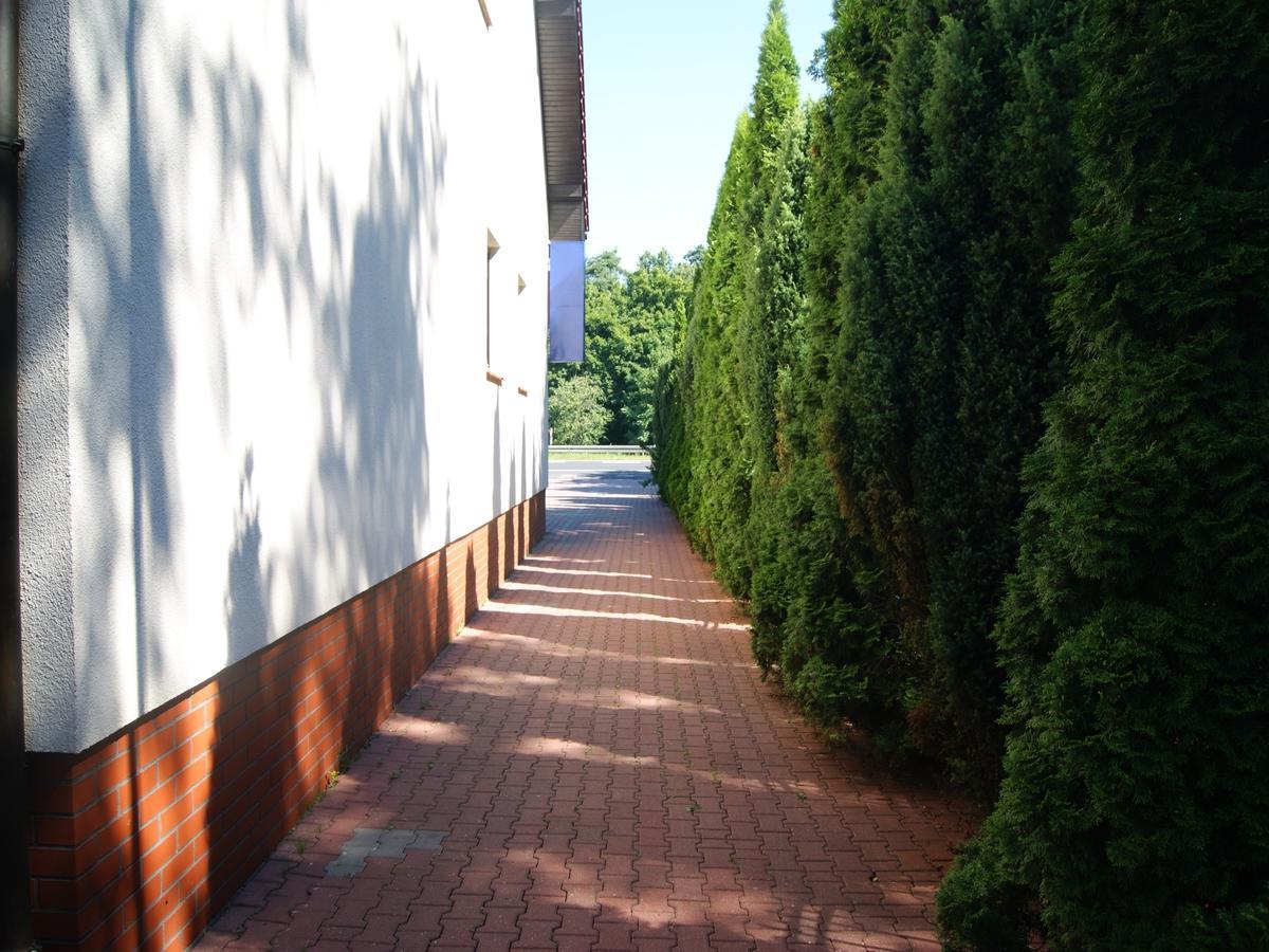 Hotel Jola Września エクステリア 写真